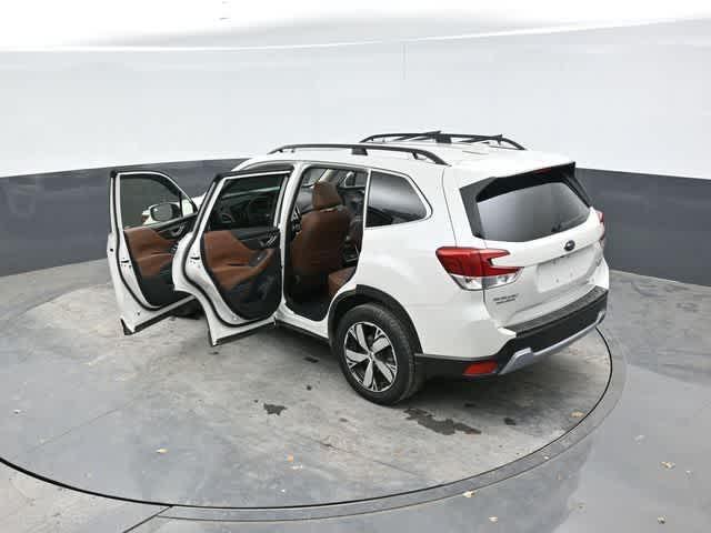 Photo of 2021 Crystal White Pearl Subaru Forester