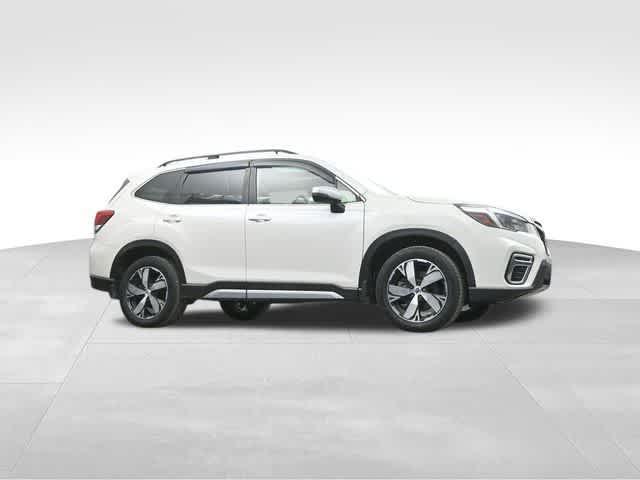 Photo of 2021 Crystal White Pearl Subaru Forester