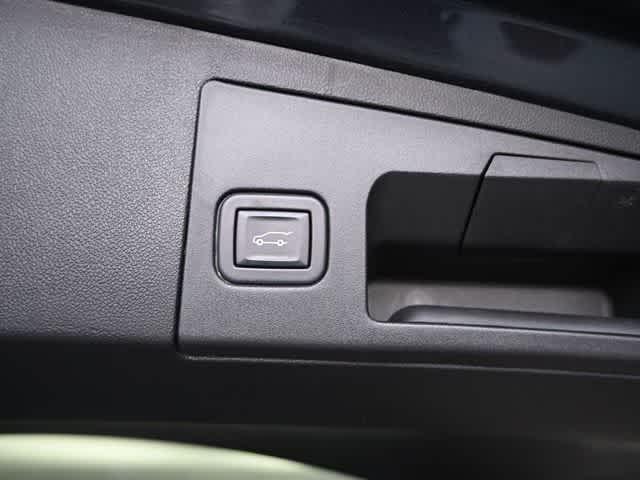 Photo of 2021 Wilder Metallic Cadillac XT5