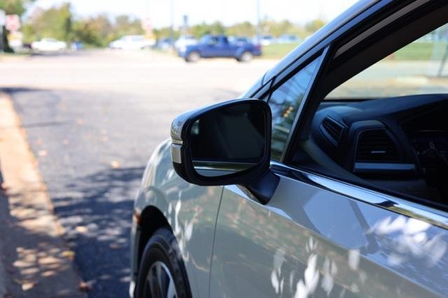 Photo of 2023 White Honda Odyssey
