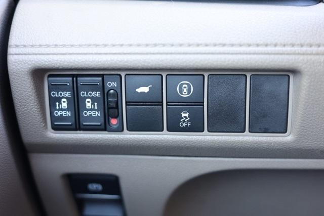 Photo of 2023 White Honda Odyssey