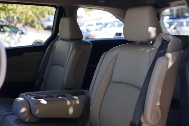 Photo of 2023 White Honda Odyssey