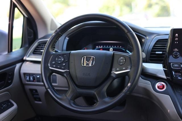 Photo of 2023 White Honda Odyssey