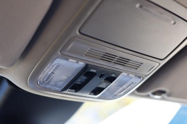 Photo of 2023 White Honda Odyssey
