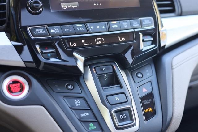 Photo of 2023 White Honda Odyssey