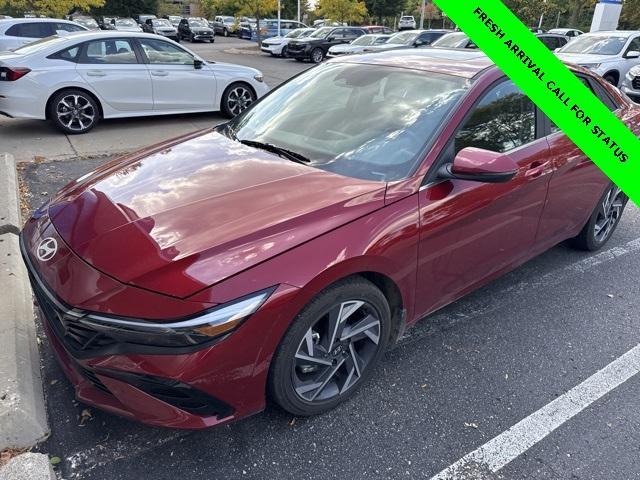 Photo of 2025 Red Hyundai ELANTRA