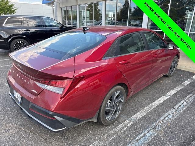 Photo of 2025 Red Hyundai ELANTRA