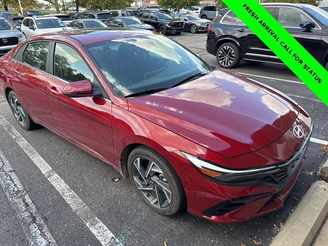 Photo of 2025 Red Hyundai ELANTRA