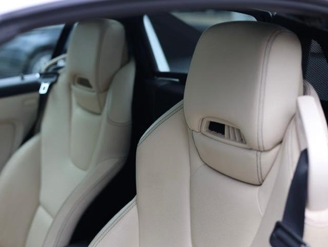 Photo of 2015 White Mercedes-Benz SLK-Class