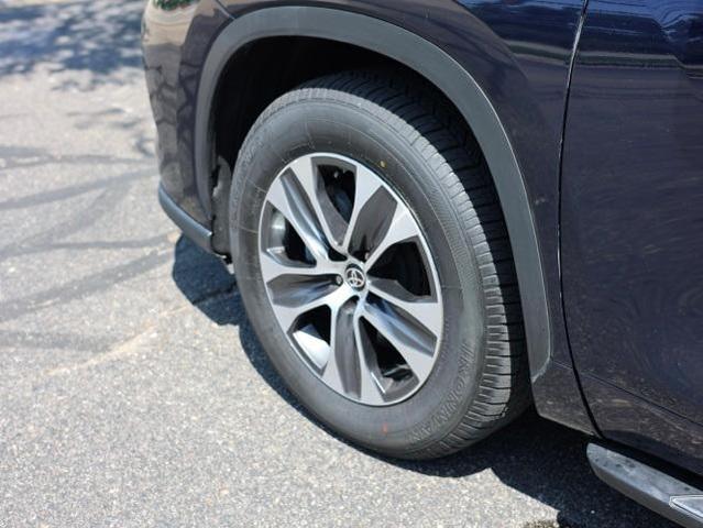 Photo of 2022 Blue Toyota Highlander