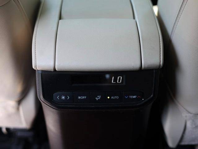 Photo of 2022 Blue Toyota Highlander