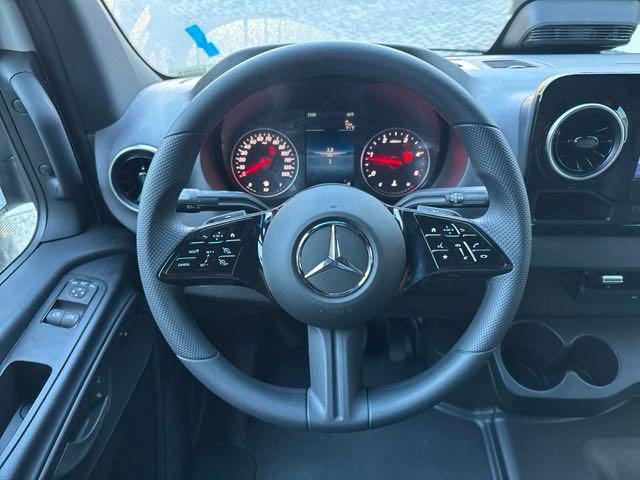 Photo of 2025 Arctic White Mercedes-Benz Sprinter 2500