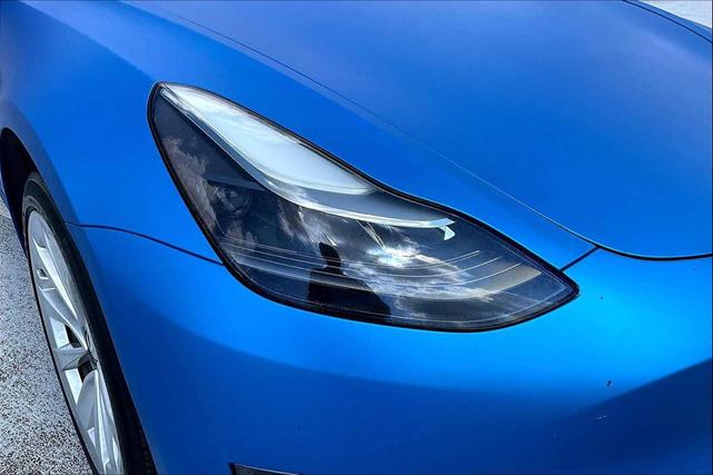 Photo of 2021 Deep Blue Metallic Tesla Model 3