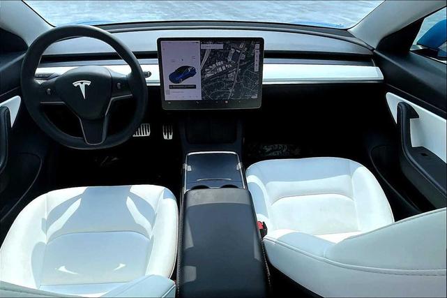 Photo of 2021 Deep Blue Metallic Tesla Model 3