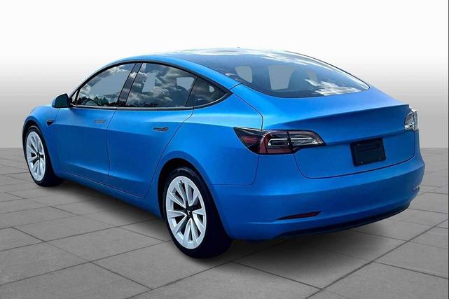 Photo of 2021 Deep Blue Metallic Tesla Model 3