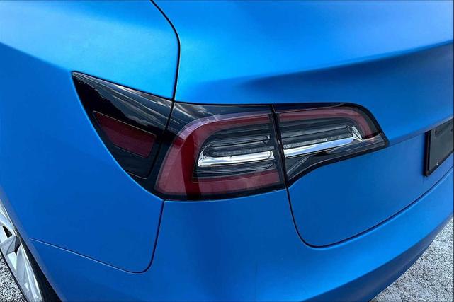 Photo of 2021 Deep Blue Metallic Tesla Model 3