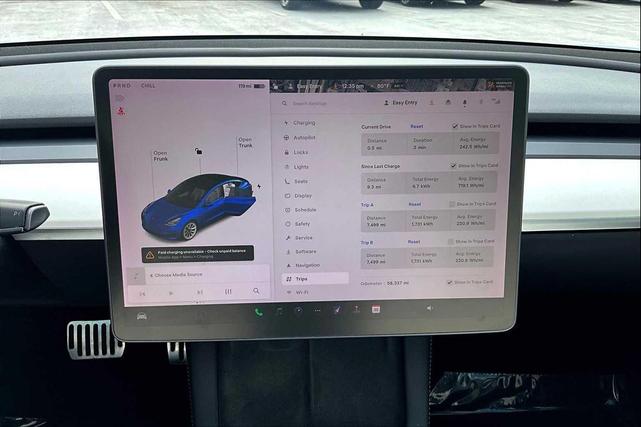 Photo of 2021 Deep Blue Metallic Tesla Model 3