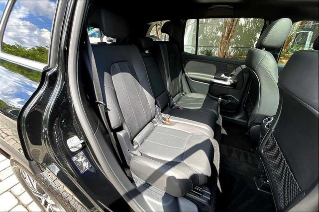 Photo of 2024 Night Black Mercedes-Benz GLB 250