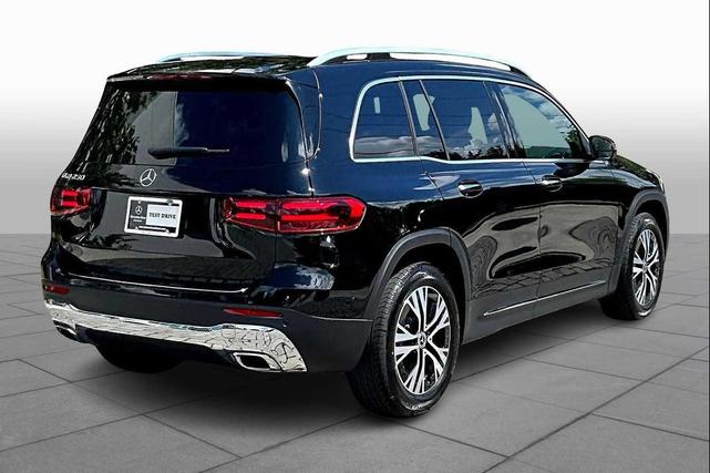 Photo of 2024 Night Black Mercedes-Benz GLB 250