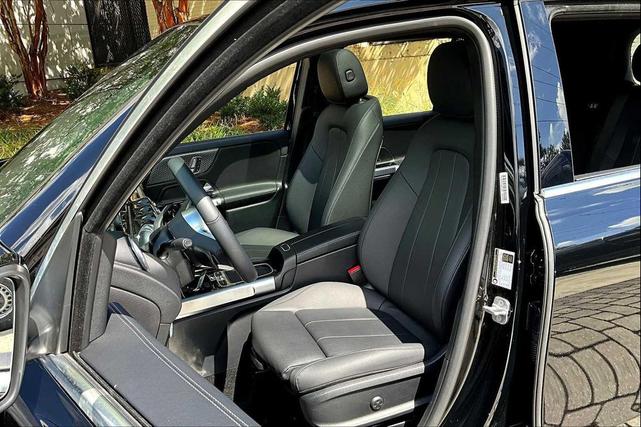 Photo of 2024 Night Black Mercedes-Benz GLB 250