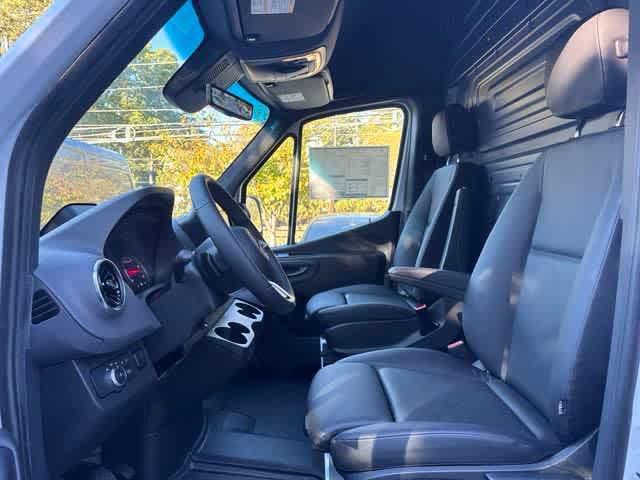 Photo of 2025 Arctic White Mercedes-Benz Sprinter 2500