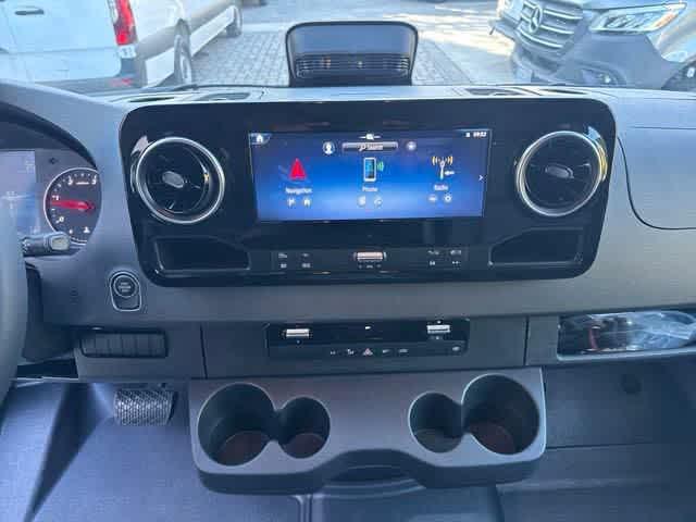 Photo of 2025 Arctic White Mercedes-Benz Sprinter 2500