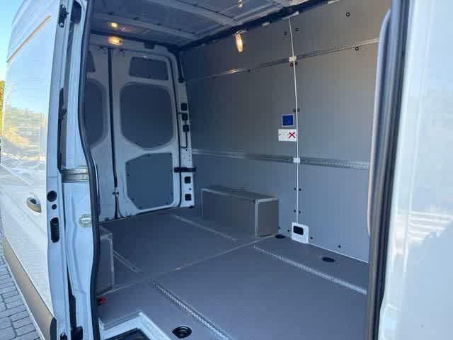 Photo of 2025 Arctic White Mercedes-Benz Sprinter 2500