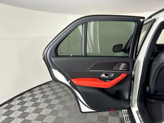 Photo of 2025 Polar White Mercedes-Benz AMG GLE 63