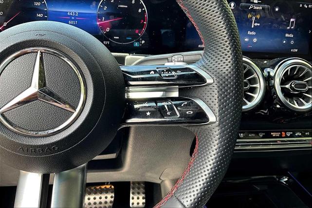 Photo of 2024 Starling Blue Metallic Mercedes-Benz GLB 250