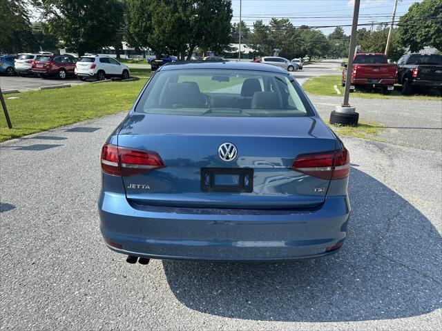 Photo of 2016 Silk Blue Metallic Volkswagen Jetta