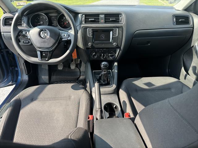 Photo of 2016 Silk Blue Metallic Volkswagen Jetta