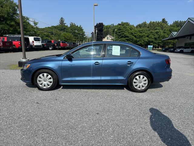 Photo of 2016 Silk Blue Metallic Volkswagen Jetta