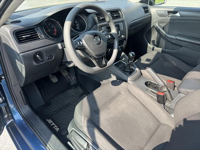 Photo of 2016 Silk Blue Metallic Volkswagen Jetta