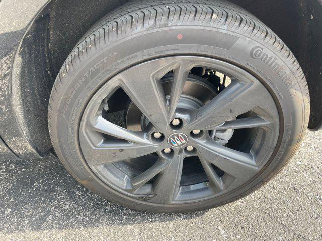 Photo of 2024 Summit White Buick Envision