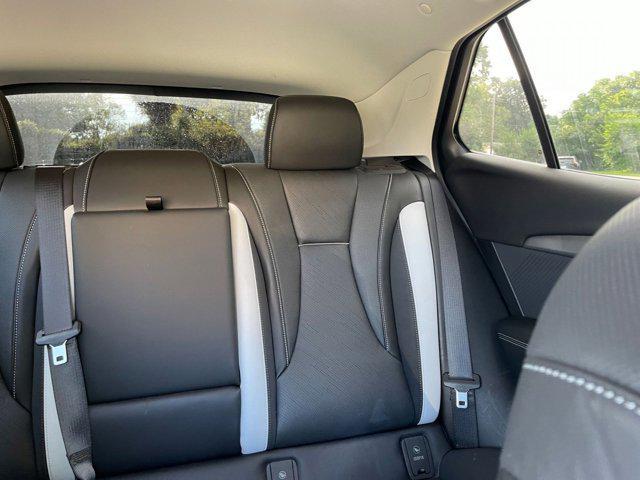 Photo of 2024 Summit White Buick Envision