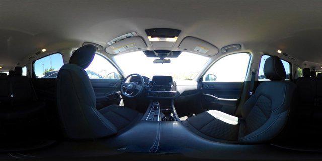 Photo of 2024 Brilliant Silver Metallic Nissan Pathfinder