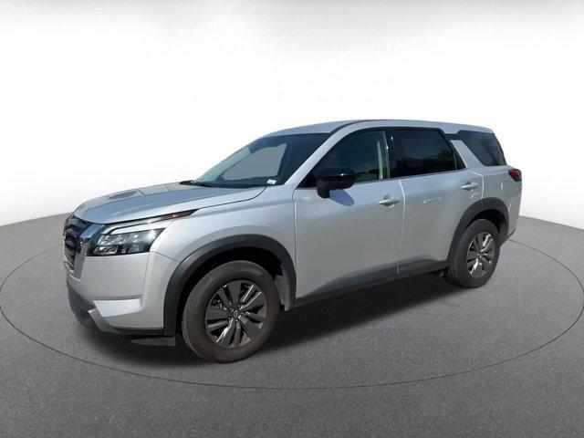 Photo of 2024 Brilliant Silver Metallic Nissan Pathfinder