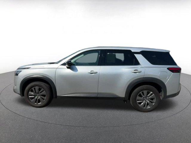 Photo of 2024 Brilliant Silver Metallic Nissan Pathfinder