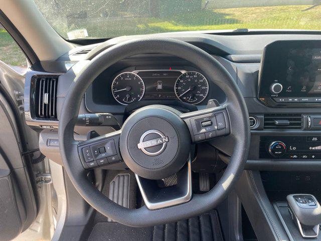 Photo of 2024 Brilliant Silver Metallic Nissan Pathfinder