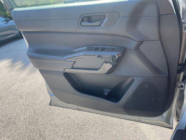 Photo of 2024 Brilliant Silver Metallic Nissan Pathfinder