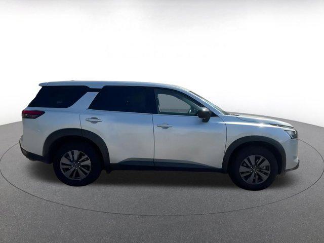 Photo of 2024 Brilliant Silver Metallic Nissan Pathfinder