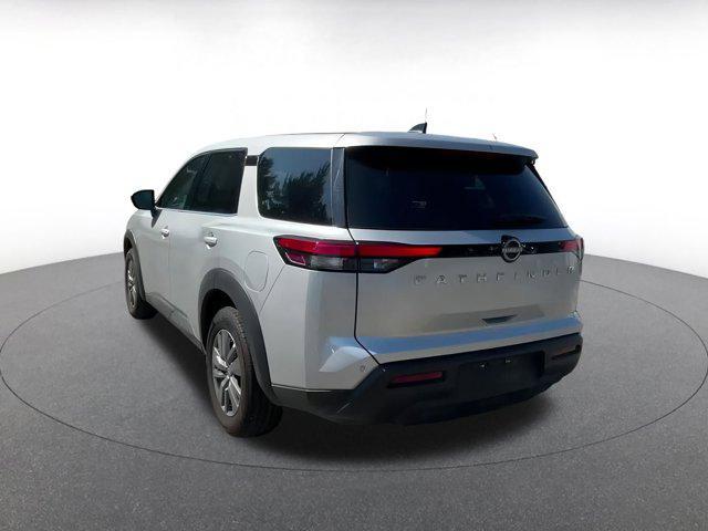 Photo of 2024 Brilliant Silver Metallic Nissan Pathfinder