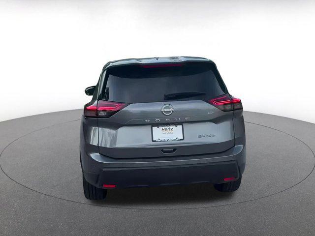 Photo of 2024 Gun Metallic Nissan Rogue