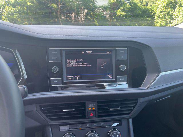 Photo of 2024 Pyrite Silver Metallic Volkswagen Jetta