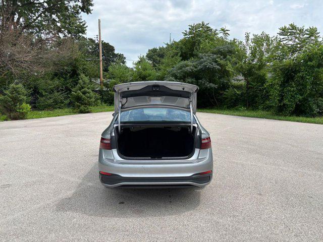 Photo of 2024 Pyrite Silver Metallic Volkswagen Jetta