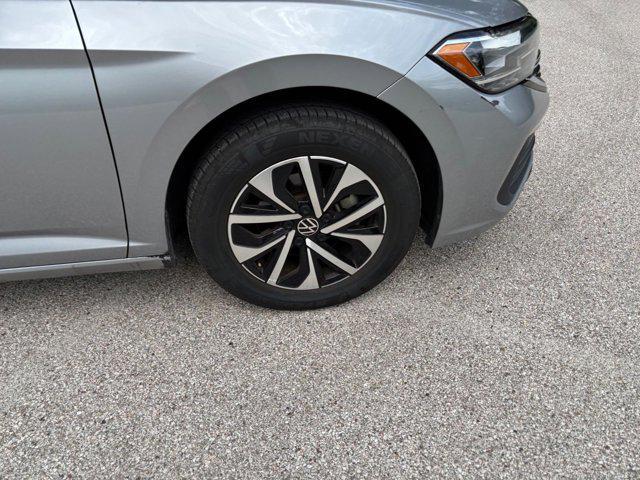 Photo of 2024 Pyrite Silver Metallic Volkswagen Jetta