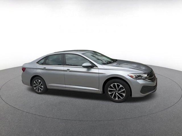 Photo of 2024 Pyrite Silver Metallic Volkswagen Jetta