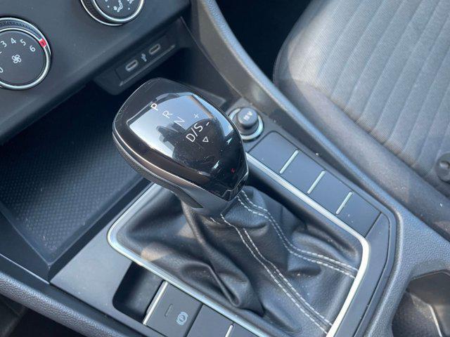 Photo of 2024 Pyrite Silver Metallic Volkswagen Jetta