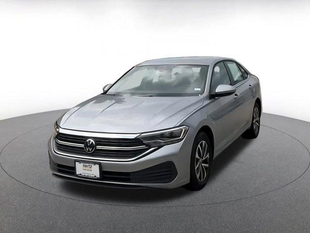 Photo of 2024 Pyrite Silver Metallic Volkswagen Jetta