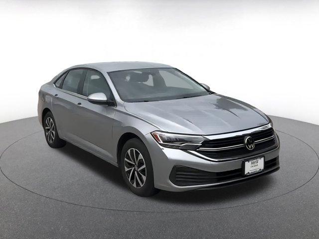 Photo of 2024 Pyrite Silver Metallic Volkswagen Jetta